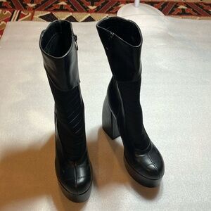 Azarayah Giant - Platform booties. Size 10. New.